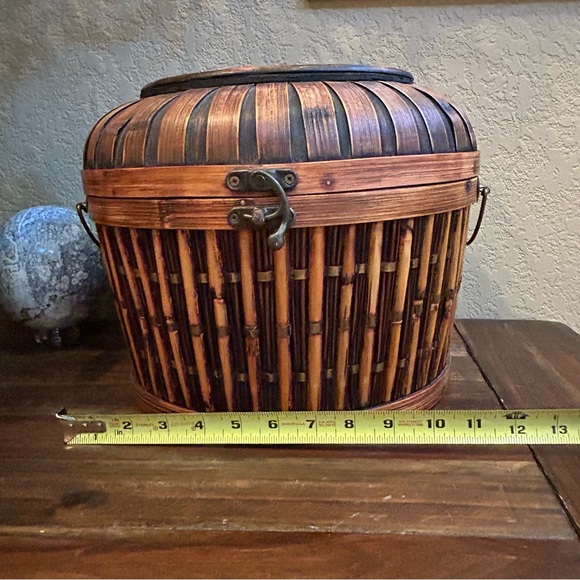 Vintage‎ Bamboo Woven Round Basket with Diamond-Weave Attached Lid Black Lining - Picture 14 of 16